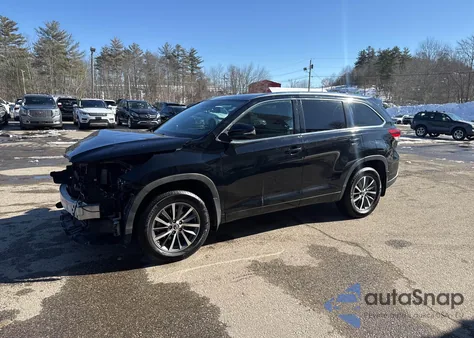 2017 Toyota Highlander Xle z USA, uszkodzony, nr VIN 5TDKZRFH9HS188963
